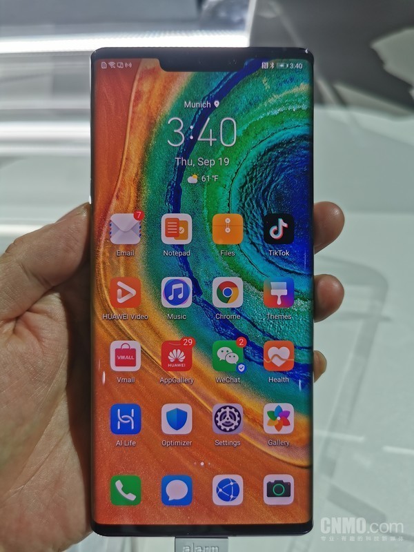 Huawei Mate 30 Pro Hands On: the Flagship Phone in 2019