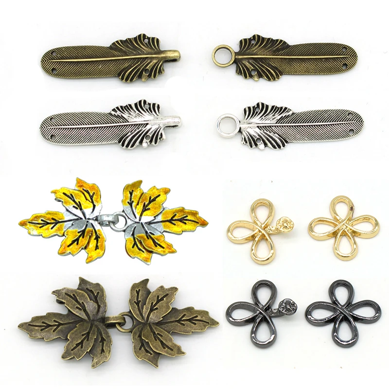 One Pair Crystal Cape Cloak Clasps Fasteners Buckle Brooch Fashion Women Decor Shiny Clip Vintage Cardigan Collar Clips Holder