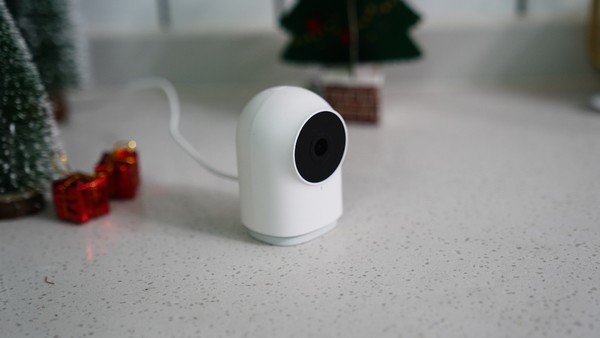 What if the old people and children are at home by themselves? Aqara solves the problem of family living alone.