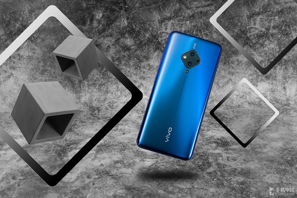 The excellent design of vivo S5 in hand will definitely make you different!